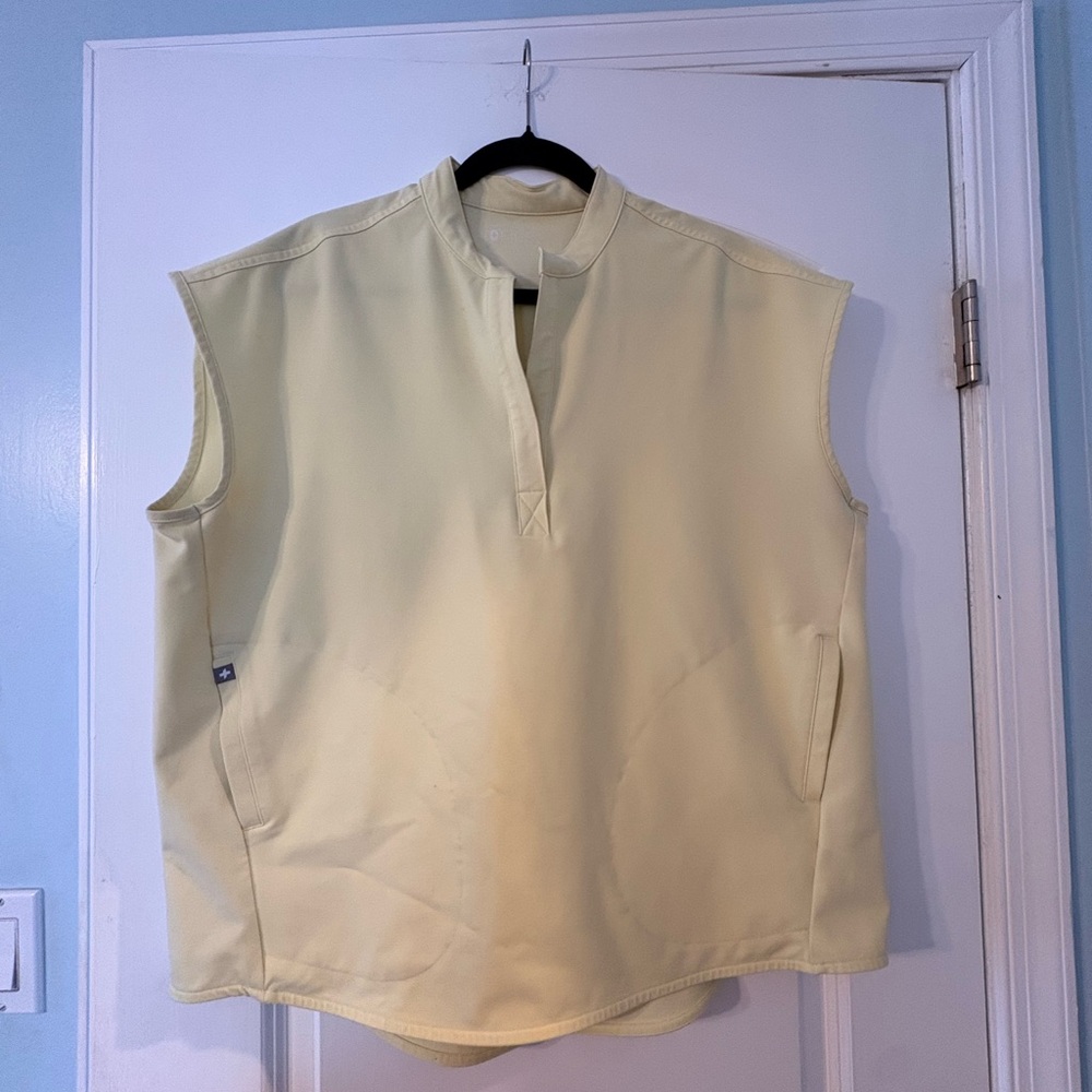 Figs Sleeveless Medical Top in Pale Yellow